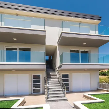 Stunning Apartment In Trogir With House Sea View
