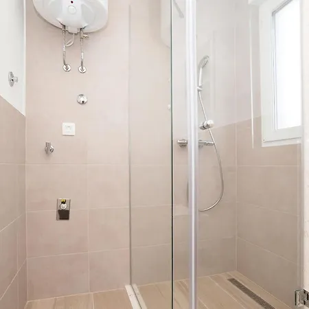 Stunning Apartment In Trogir With House Sea View Trogir
